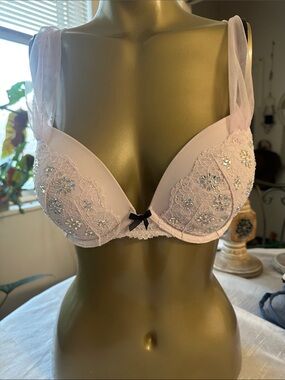Stunning London Fashion Show Dream Angels Victoria’s Secret push-up 34D